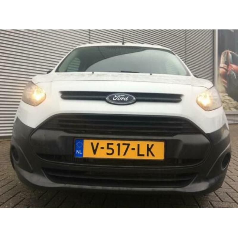 Ford Transit Connect Auto rijdt, vraag naar de exacte km sta