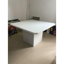 Witte tafel: vierkant 120/120 te verlengen naar 160