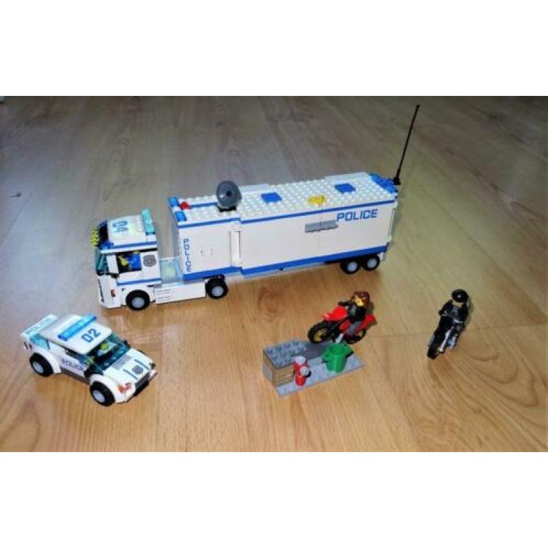Lego City 160044 Politie truck / Mobiele Commandopost.