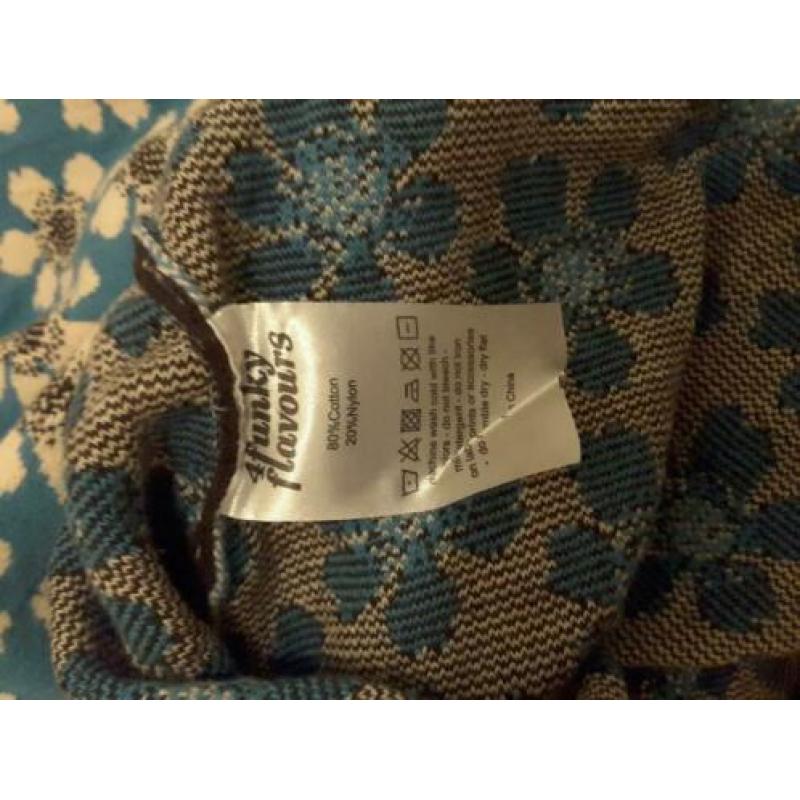 Trui 4ff 4 funky flavours L bloemen blauw Buenos Aires