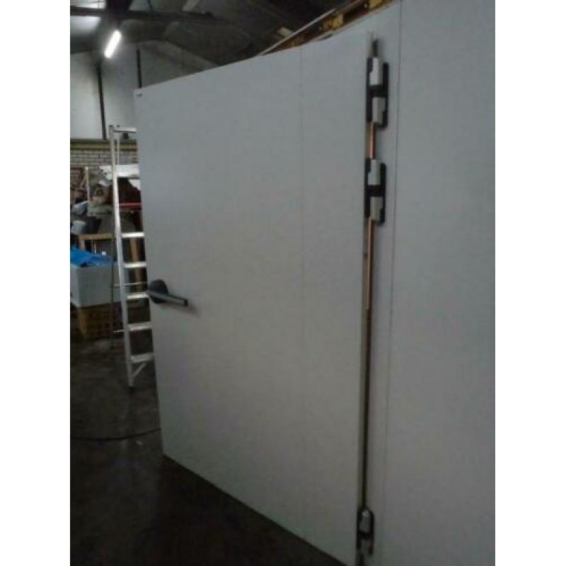 Koelceldeur met kozijn vrije doorgang 125x200 cm dikte 6 cm