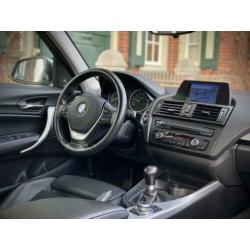 BMW 1-Serie 118i Upgrade Edition 170pk l Sportstoelen l 385M