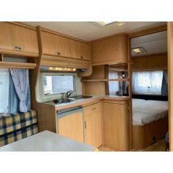 Hobby De Luxe 460 ufe met Mover en Airco