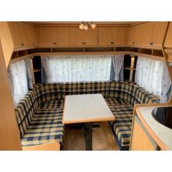 Hobby De Luxe 460 ufe met Mover en Airco