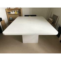 Witte tafel: vierkant 120/120 te verlengen naar 160