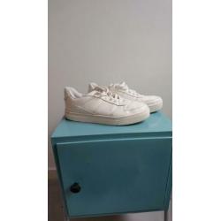 Witte gympen H&M Mt 40 weinig gedragen