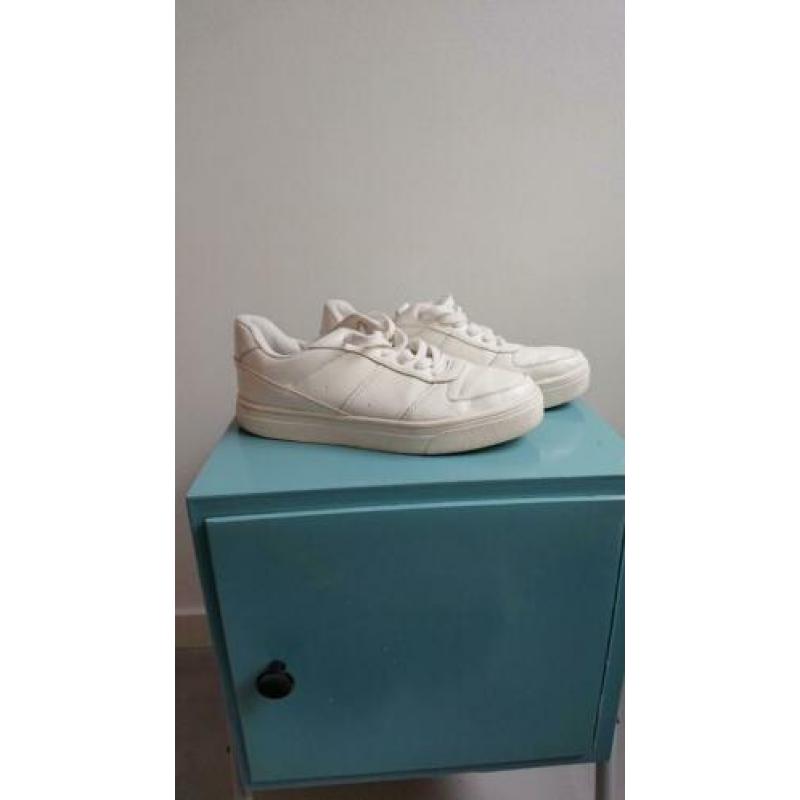 Witte gympen H&M Mt 40 weinig gedragen