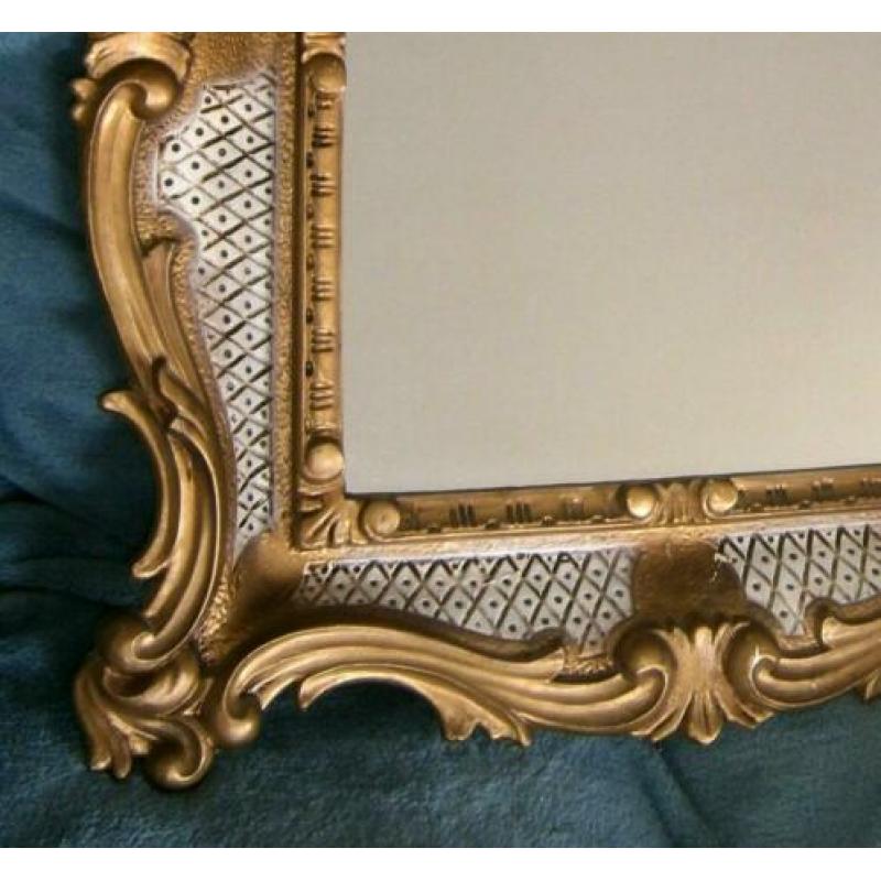 Brocante spiegel wit met gouden accenten