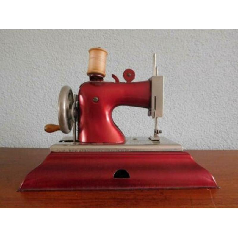 Vintage mini naaimachine uit de jaren 50, kinderspeelgoed!