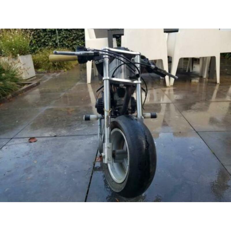 Minibike met veel onderdelen