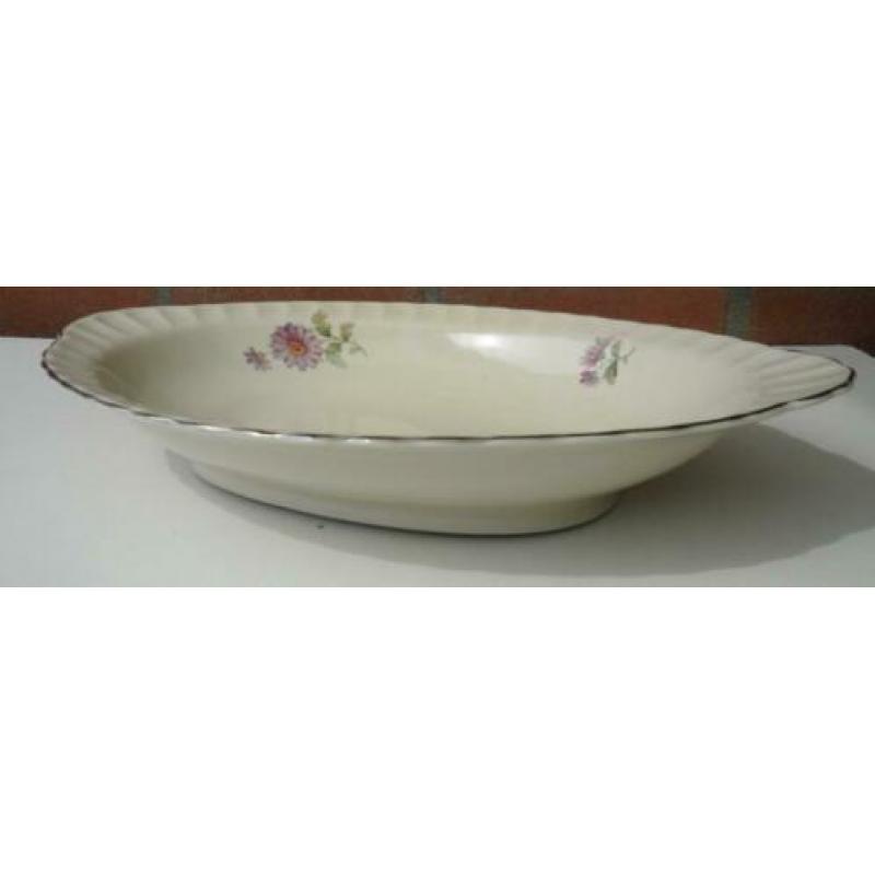Mooie schaal van mosa maastricht lengte 35 cm breedte 23 cm