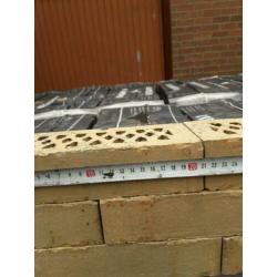 18 pallets nieuwe Waaltjes. Nieuw in verpakking