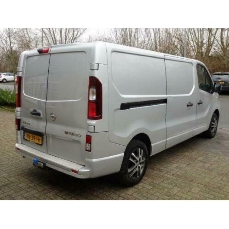 Opel VIVARO 140 PK L2H1 AIRCO NAVI TREKHAAK CAMERA