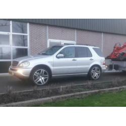 Mercedes AMG breedset velgen + band.