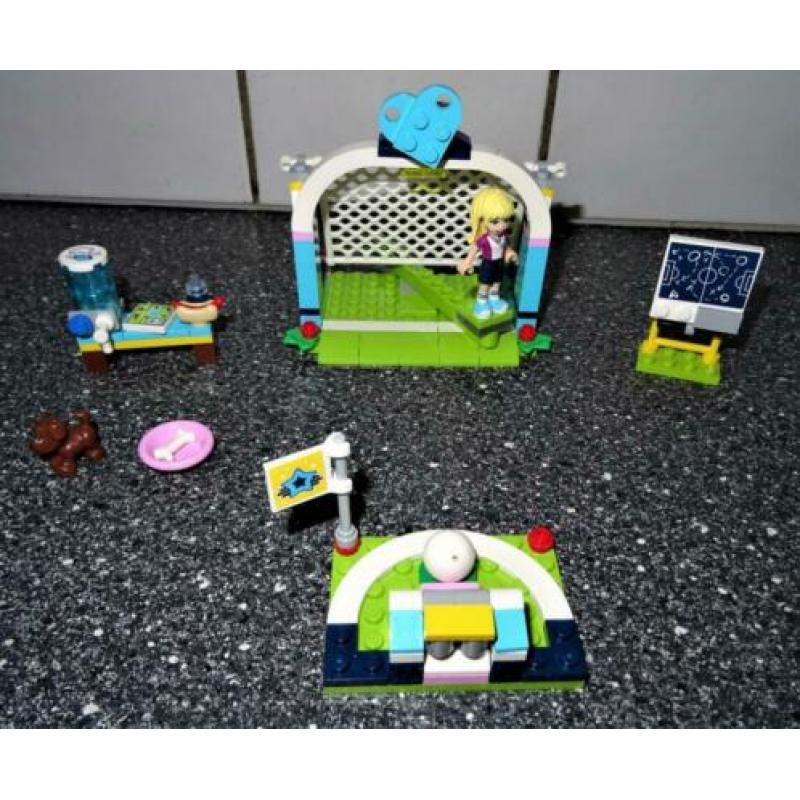 Lego Friends 41330 Stephanie’s voetbaltraining.