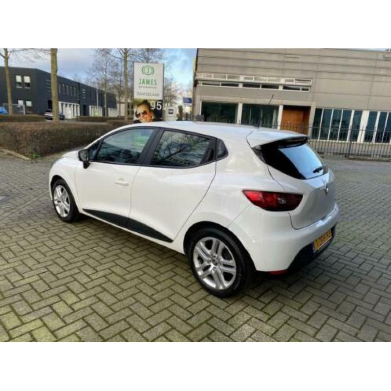 Renault Clio 0.9 TCe Navigatie Airco € 8.944,00