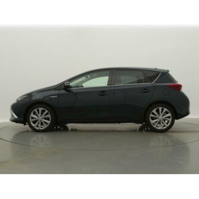 Toyota Auris 1.8 Hybrid Executive (bj 2016, automaat)