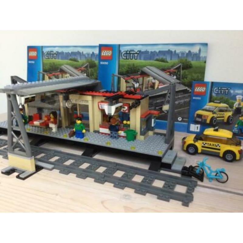 Lego City Treinstation set 60050 taxi, rails, trein