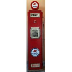 XXL Mobilgas benzinepomp kast van hout met lamp gaspump