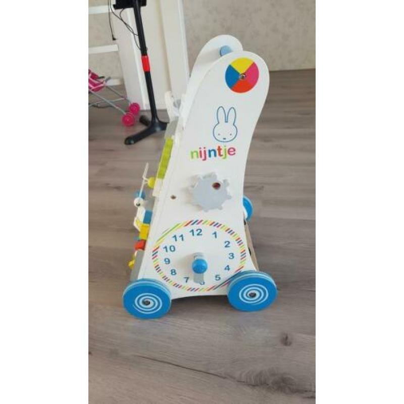 Nijntje loopwagen