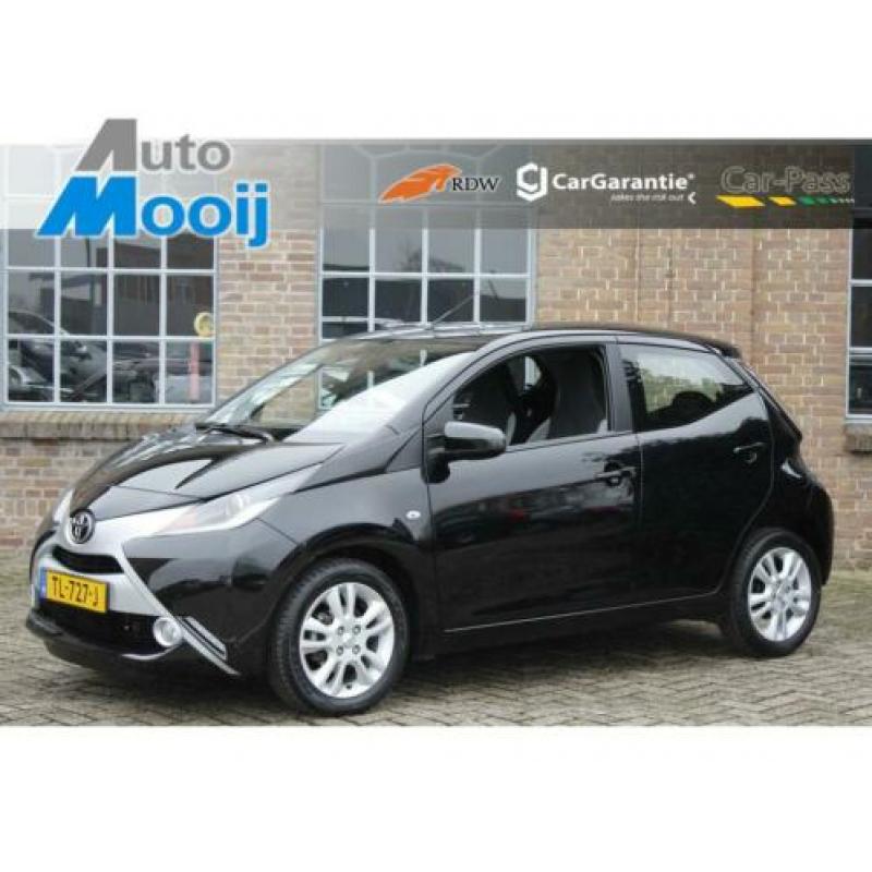 Toyota Aygo 1.0 VVT-i x-wave Navigatie, ECC Clima, Bluetooth