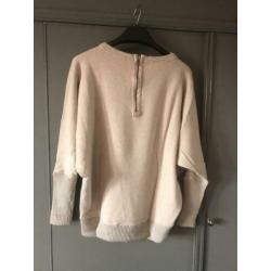 Sweater van UNEXPECTED HEROES beige maat S/M/L