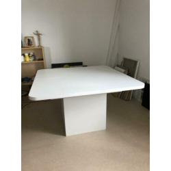 Witte tafel: vierkant 120/120 te verlengen naar 160