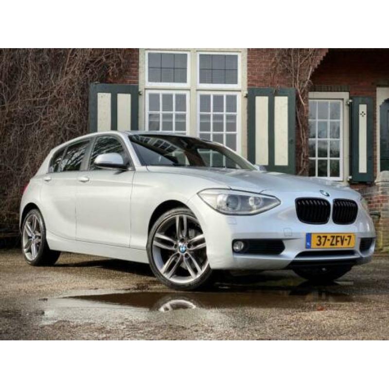 BMW 1-Serie 118i Upgrade Edition 170pk l Sportstoelen l 385M