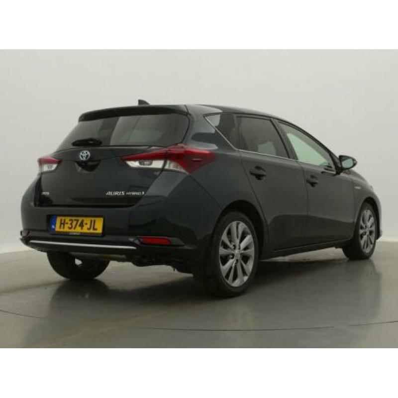 Toyota Auris 1.8 Hybrid Executive (bj 2016, automaat)