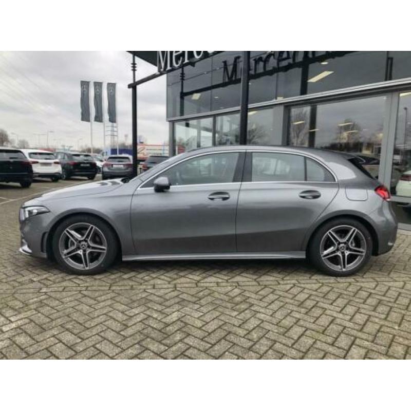 Mercedes-Benz A-Klasse 180 Business Solution AMG NAVIGATIE |