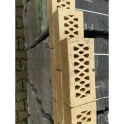 18 pallets nieuwe Waaltjes. Nieuw in verpakking