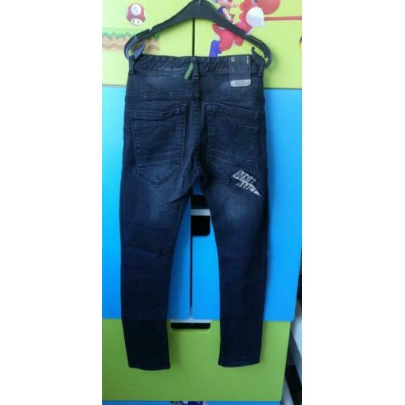 Broek van vingino maat 134 / 9
