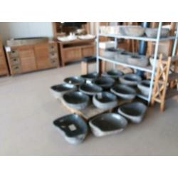 Riviersteen badkamer waskom wasbak oval of rond afvoergat ..