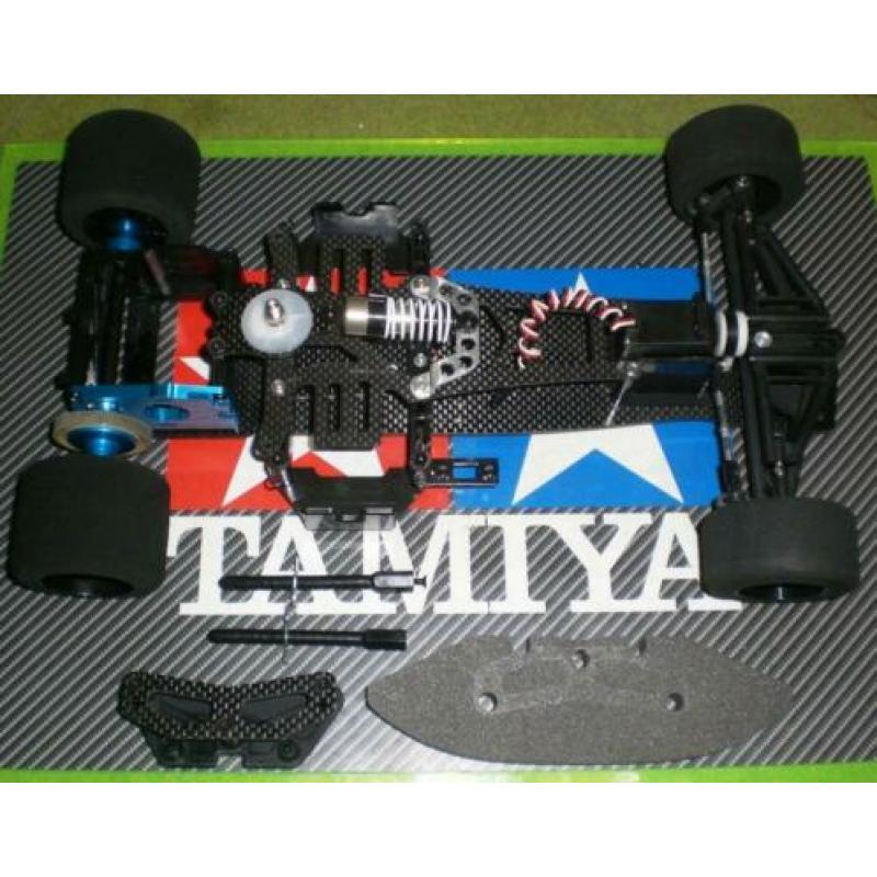 Tamiya F103GT chassis met alle mogelijke Optie onderdelen