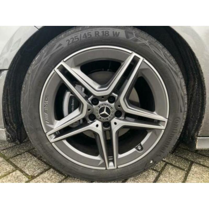 Mercedes-Benz A-Klasse 180 Business Solution AMG NAVIGATIE |