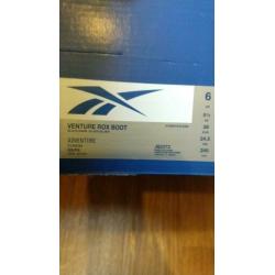 Reebok schoenen maat 38. Nieuw