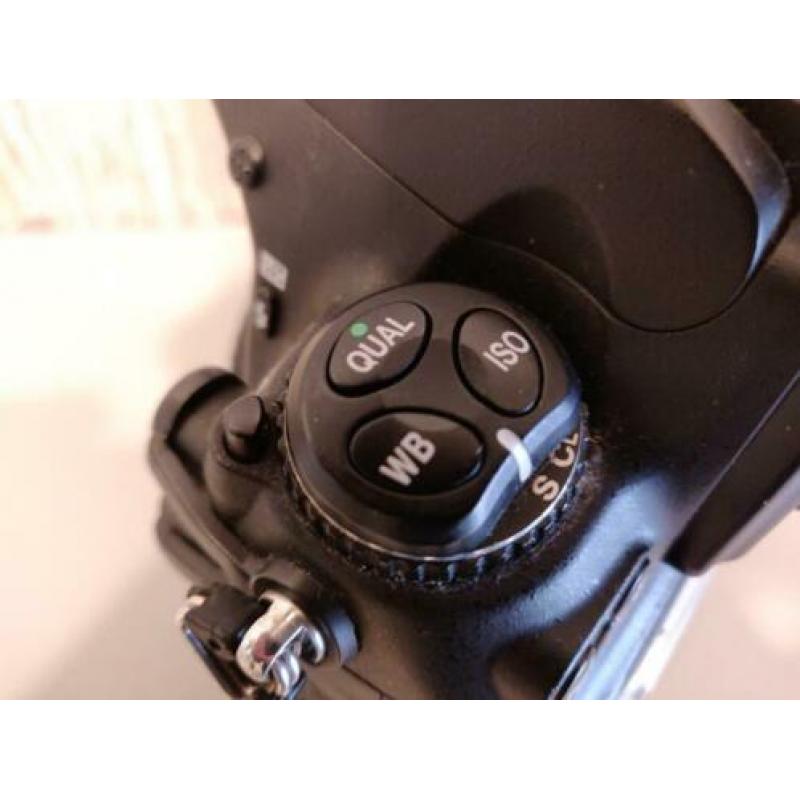 Nikon D700 body