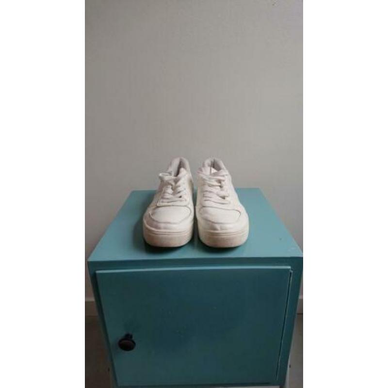 Witte gympen H&M Mt 40 weinig gedragen