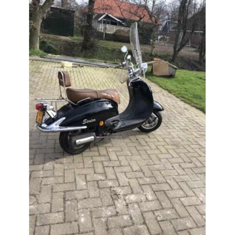 Mooie la souris scooter! Geel kenteken