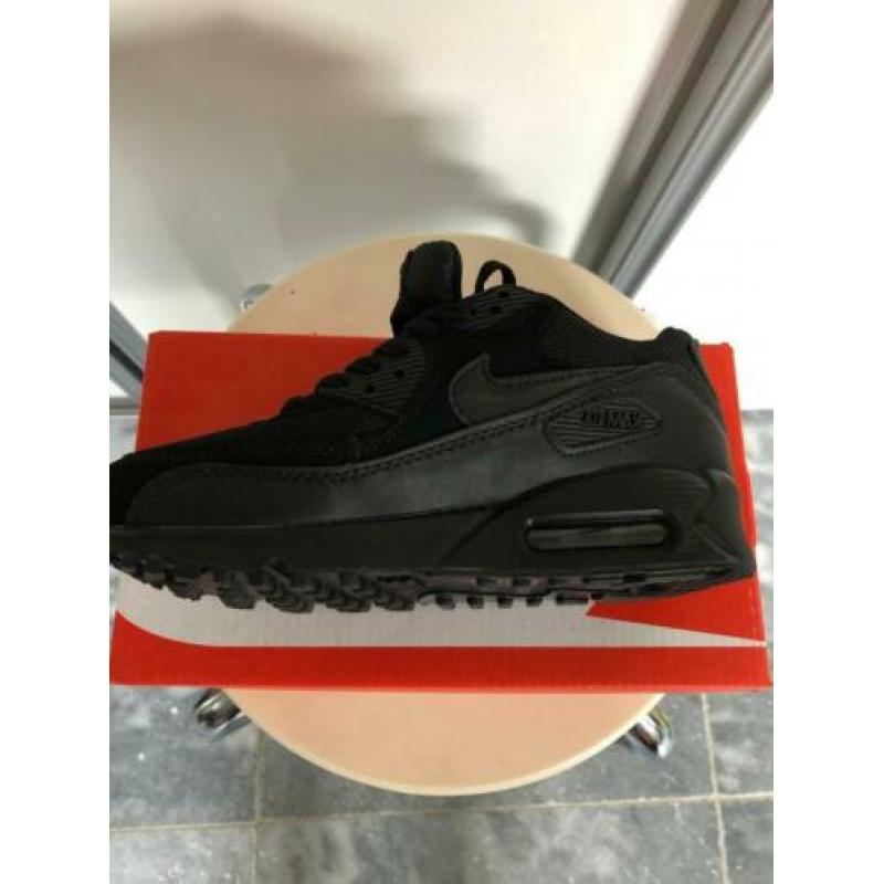 Nike sneaker maat 39 Nieuw! Zwart