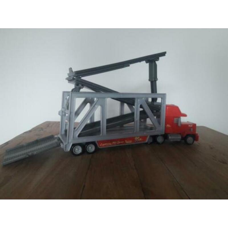 DISNEY CARS MACK truck vrachtwagen