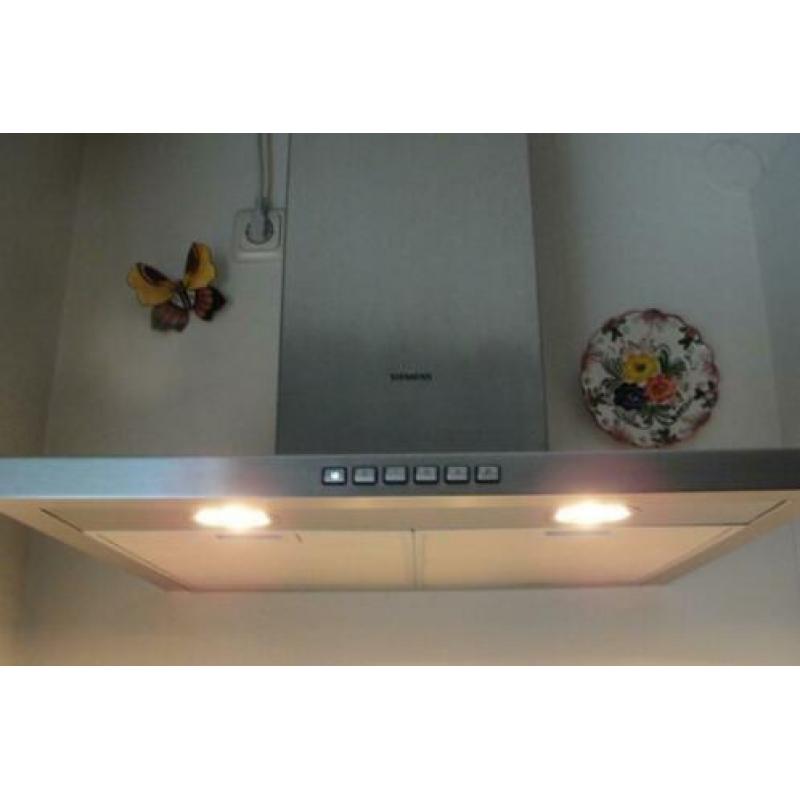 Als nieuwe RVS Siemens afzuigkap wandschouw