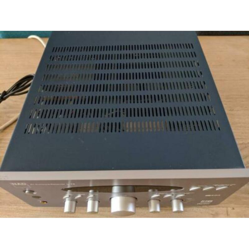 NAD L75 surround receiver