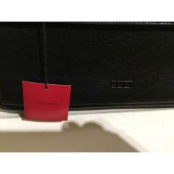 Zwarte tas voor laptop met draagriem van Misako Homme