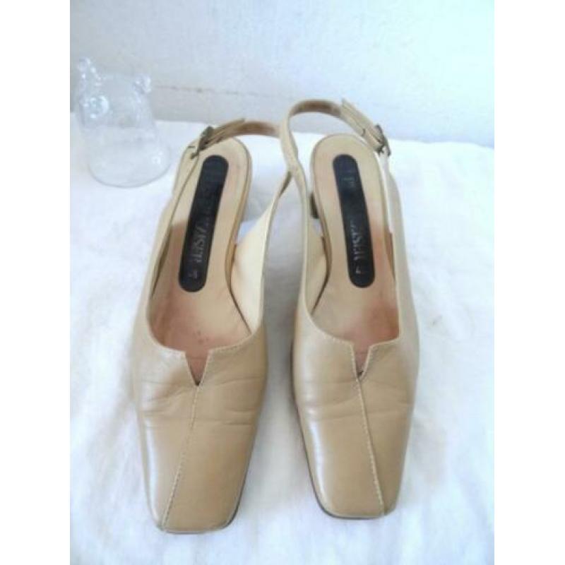 Schoenen PETER KAISER leder nieuwstaat 4,5=maat 37,5 beige