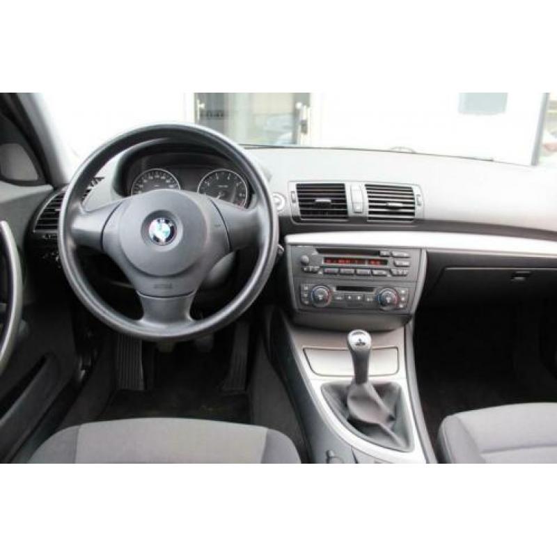 BMW 1-serie 118i Business Line Climate Control,PDC