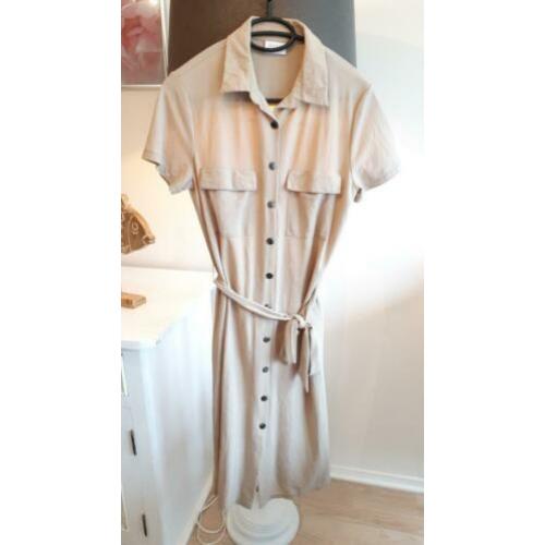 Hele Mooie Jurk Beige Vila met drukknoopjes Maat S 36