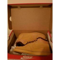 NIEUW Nike court borough mid winter camelkleur 38 ORGINEEL!