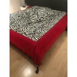 Bedsprei Zebra tweepersoons met kussenslopen en kussens