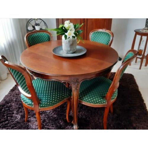 Eethoek, tafel met 4 stoelen